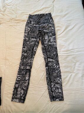 Lululemon Black & White Graphic Print Leggings